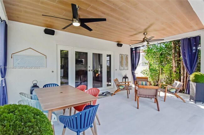 Foto del edificio - 14441 S Biscayne River Dr