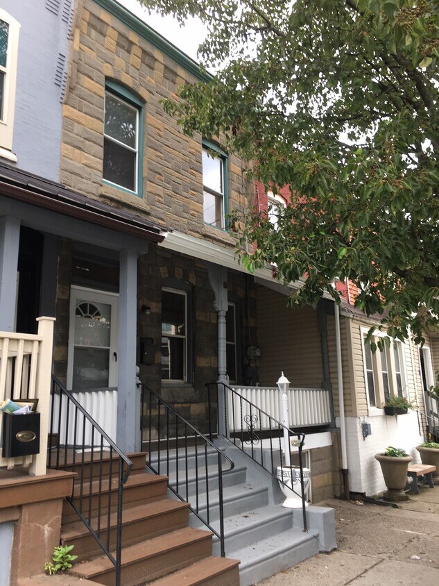 Primary Photo - 1344 S 46th St