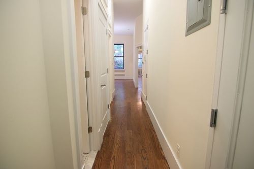 Building Photo - 155 E 75th St