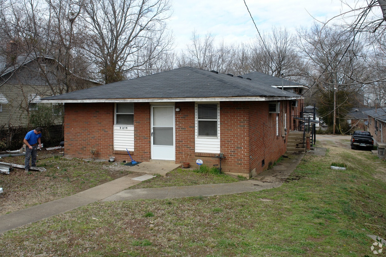 Building Photo - 2210 Morena St