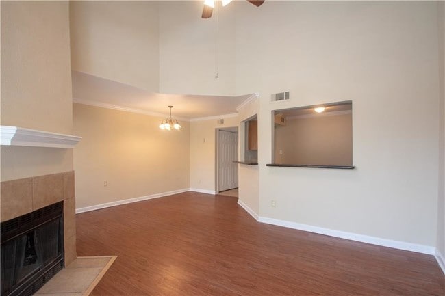 Building Photo - 9601 Forest Ln