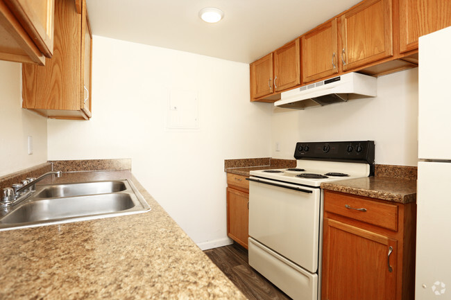 2HAB, 2BA - 900 FT² - Broadway Park