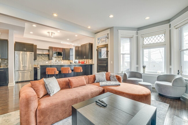 Building Photo - 2033 W Washington Blvd