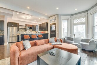 Building Photo - 2033 W Washington Blvd