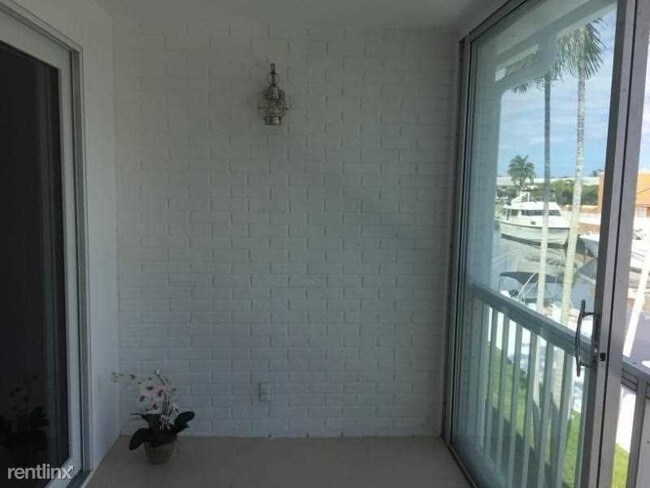 Foto del edificio - 3223 NE 36th St