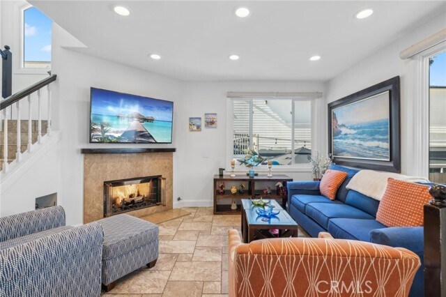 Foto del edificio - 410 Goldenrod Ave