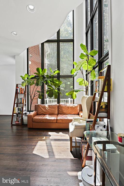 Foto del edificio - 11101 Elmview Pl