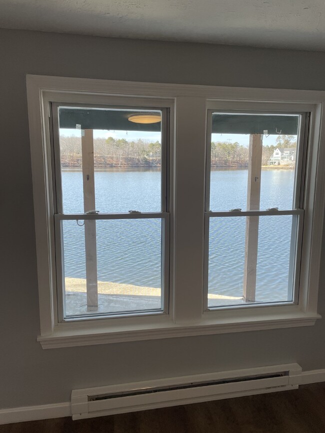 Building Photo - Modern 1 Bed, 1 Bath on Lake Quinsigamond