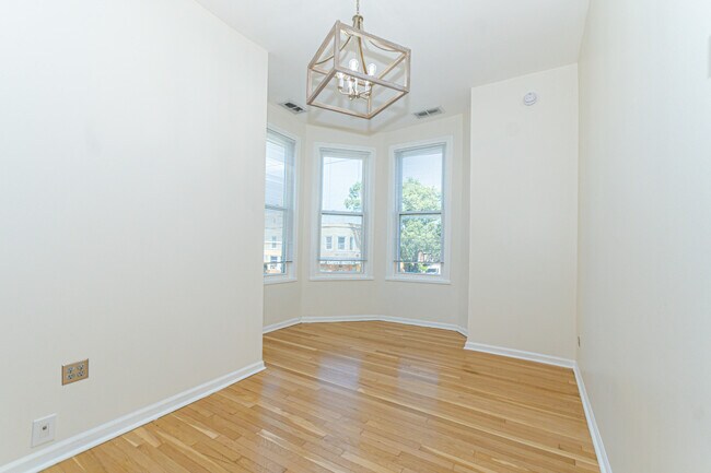 Foto del edificio - 1024 N Western Ave