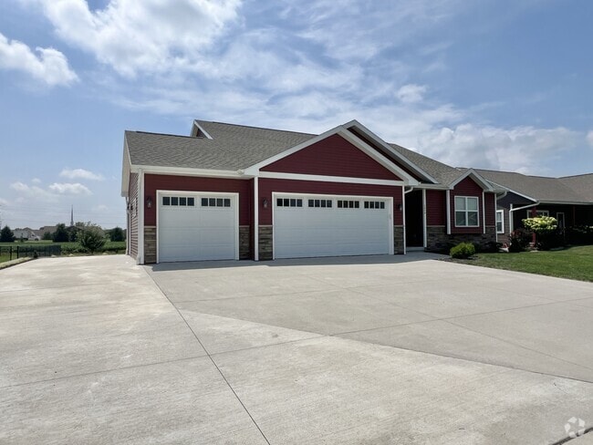 Building Photo - 3834 Lucey St
