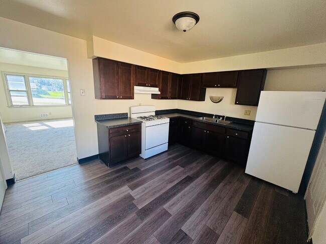 Foto del edificio - Pine Pointe Apartments