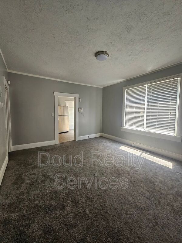 Building Photo - 2632 Keller Ave