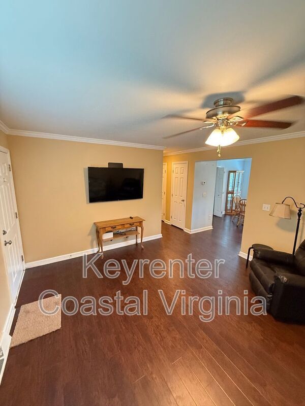 Foto del edificio - 23432 Sugar Hill Rd