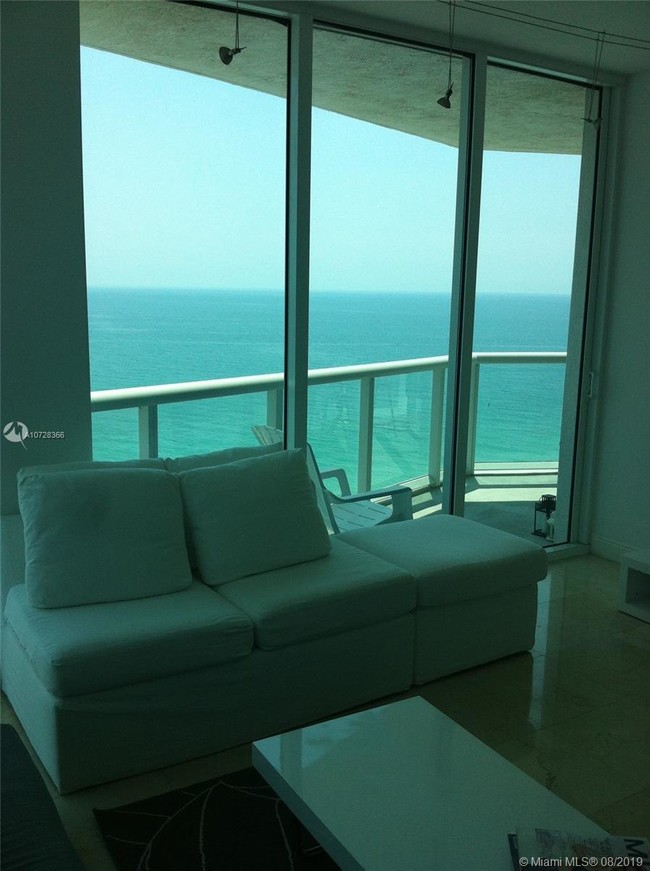 Foto del edificio - 6515 Collins Ave