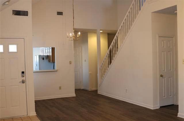 Foto del edificio - 909 Winterstone Dr