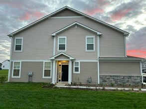Building Photo - 8301 Kannon Dr