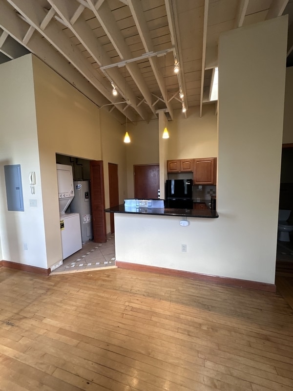 Building Photo - 2800 Mayfield Rd