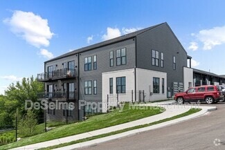 Building Photo - 600 E Trinity Ln