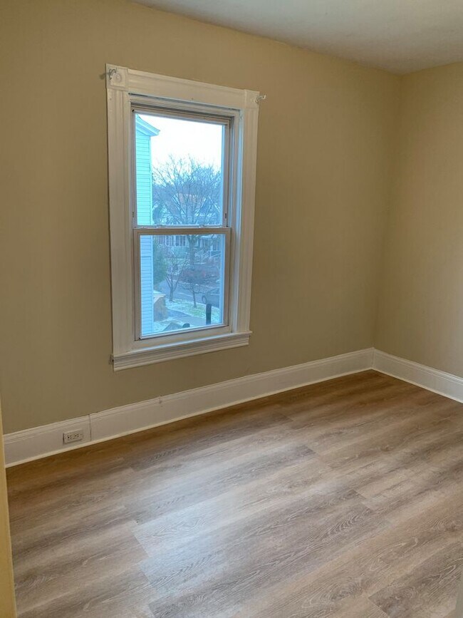 Foto del edificio - 308 Whittier Ave