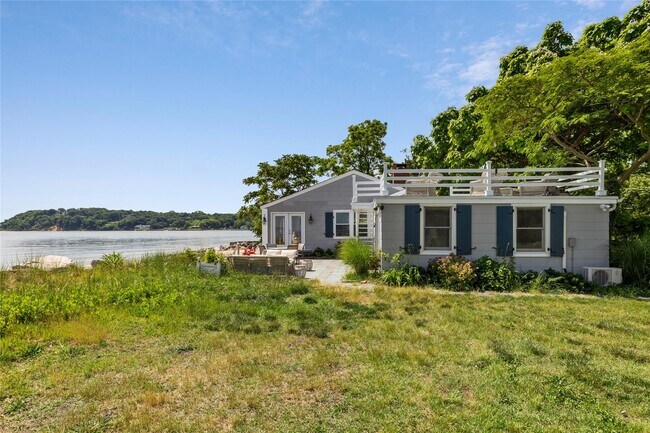 Foto del edificio - 335 Centre Island Rd