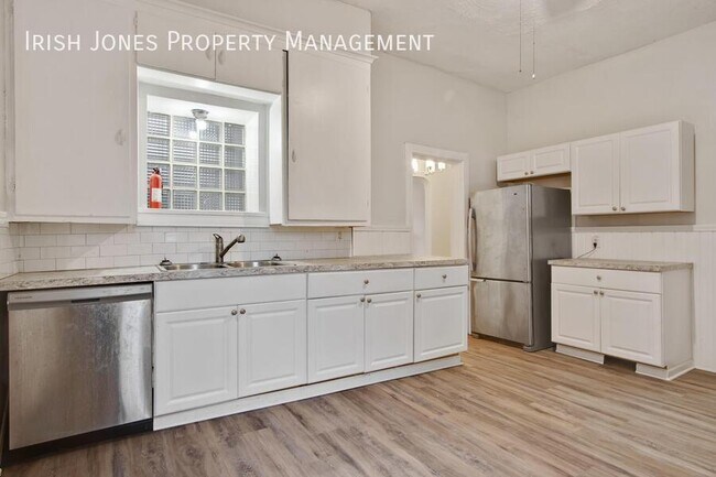 Foto del edificio - 608 Niagara St