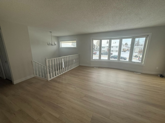 Building Photo - 4313-4342 42 St