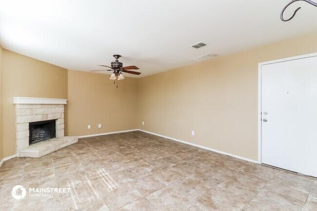 Building Photo - 1413 Krista Dr, Burleson, TX 76028