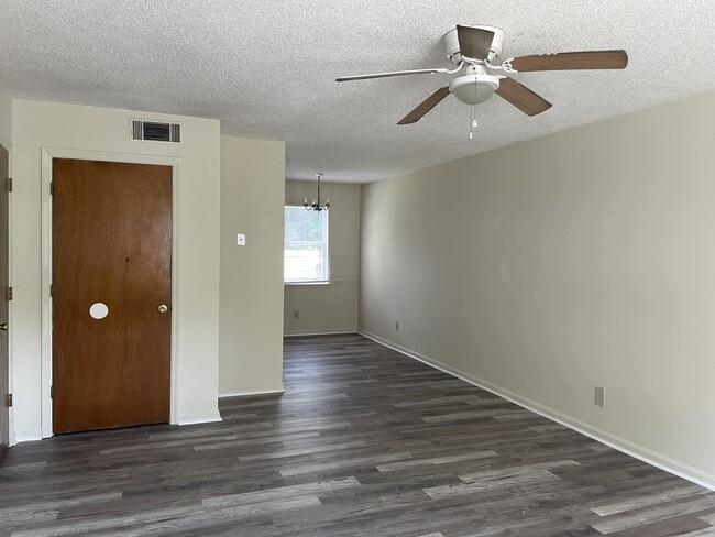 Building Photo - 6022 Springside Ln