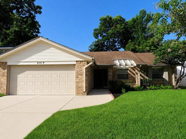 Foto del edificio - 2419 Woven Wood Ln