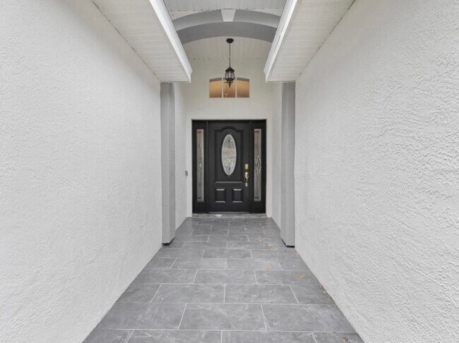 Foto del edificio - 5725 Hawklake Rd