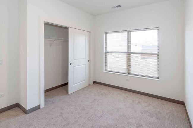 Building Photo - Tuckaway Townhomes