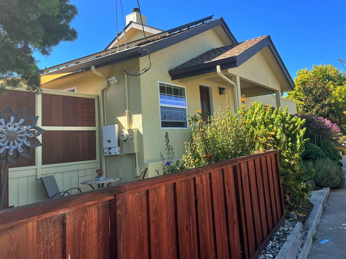 615 Poplar Ave, Santa Cruz, CA 95062 House for Rent in Santa Cruz, CA