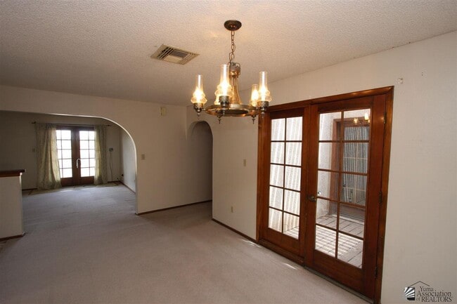 Building Photo - 1465 E Laguna Pl