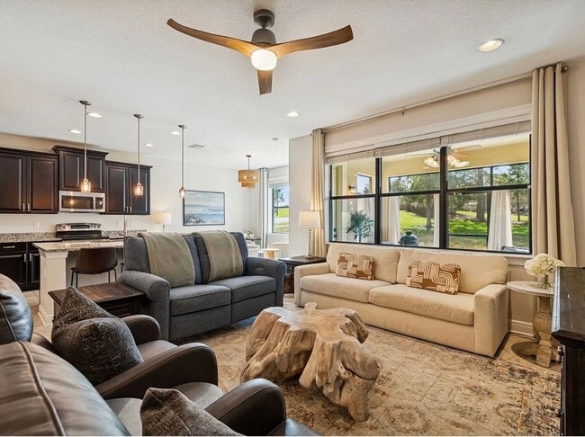Foto del edificio - 3987 Sunset Lake Dr