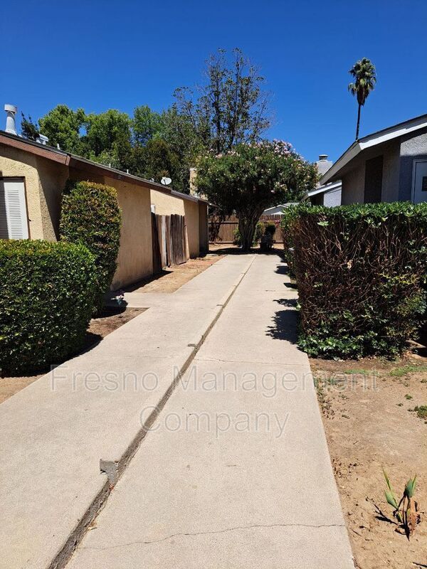 1022 W Clinton Ave Unit 102, Fresno, CA 93705 Condo for Rent in Fresno, CA