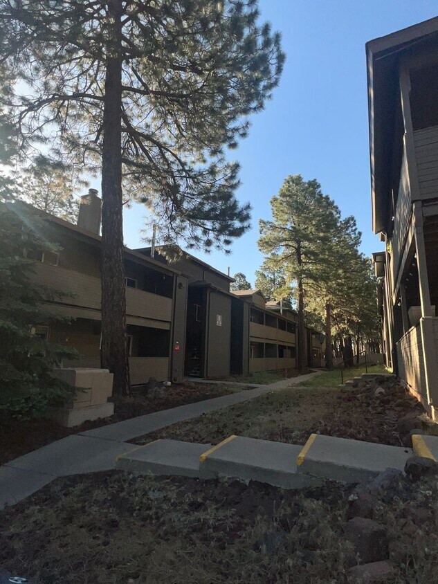 1385 W University Ave, Flagstaff, AZ 86001 Condo for Rent in