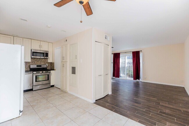 Foto del edificio - 8038 Broadway #118K