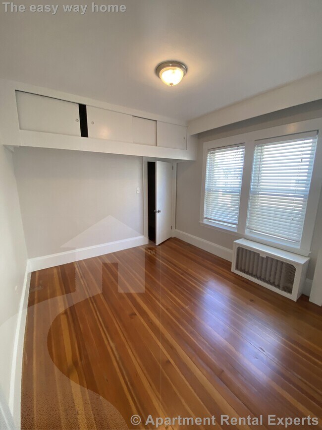 Foto del edificio - Medford 5 room 2 Bedroom