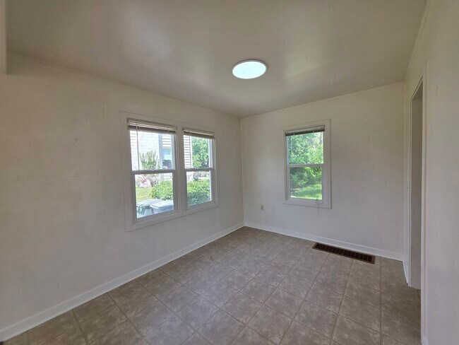 Foto del edificio - 1206 Putnam St