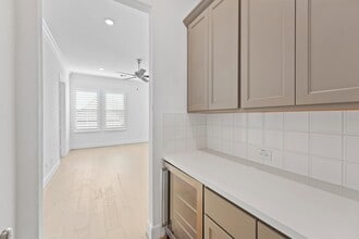 Building Photo - 3504 Bridgewater Oaks Ln