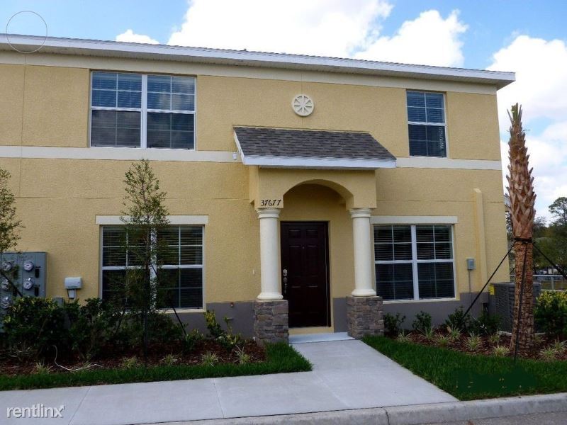 3 Br 2 5 Bath Townhome 37677 Aaralyn Rd Townhouse For Rent In Zephyrhills Fl Apartments Com