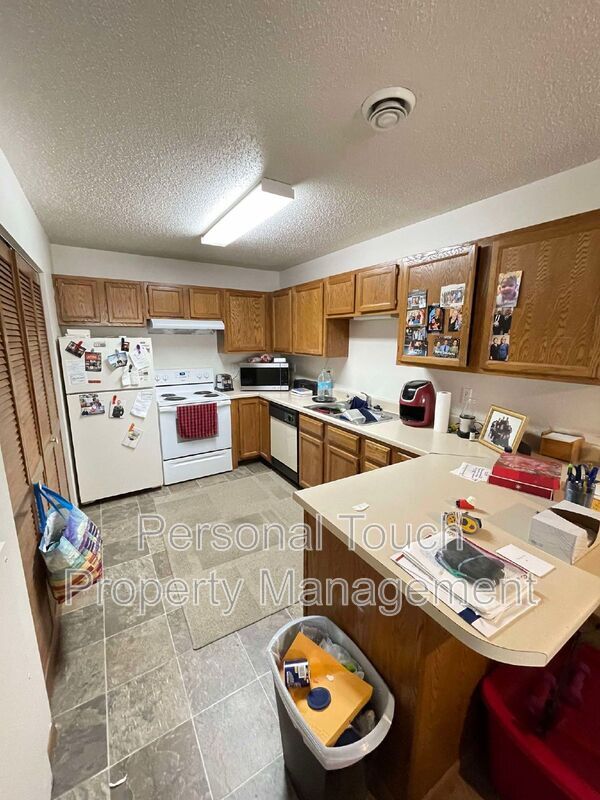 Primary Photo - 415 22nd St E