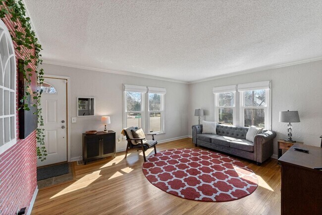 Foto del edificio - 2901 Zenith Ave N