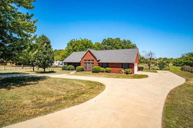 Foto del edificio - 800 Oak Ln Dr