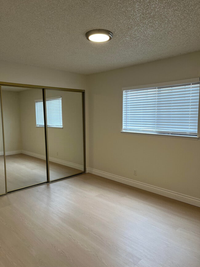 Building Photo - 4120 Gannet Cir
