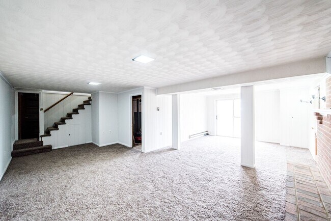 Foto del edificio - 4 Bedroom || 3 Bathroom Home with Finished Basement