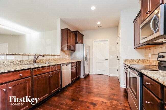 Building Photo - 831 Mesa Verde Pl