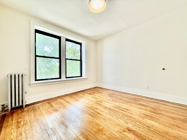 Building Photo - 1634 Crosby Ave