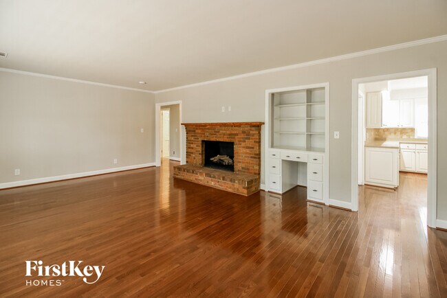 Foto del edificio - 401 Idlewild Dr