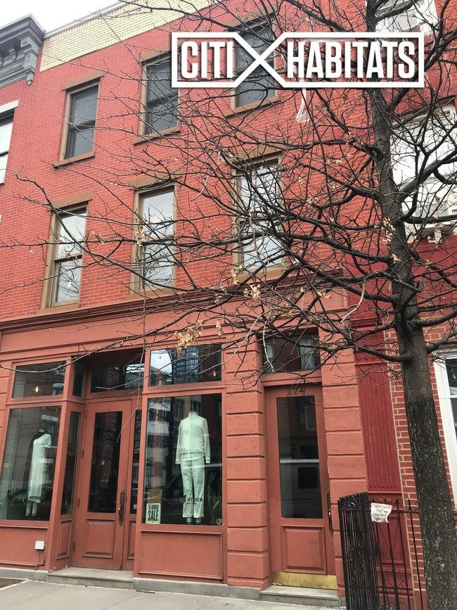 Building Photo - 174 Franklin St